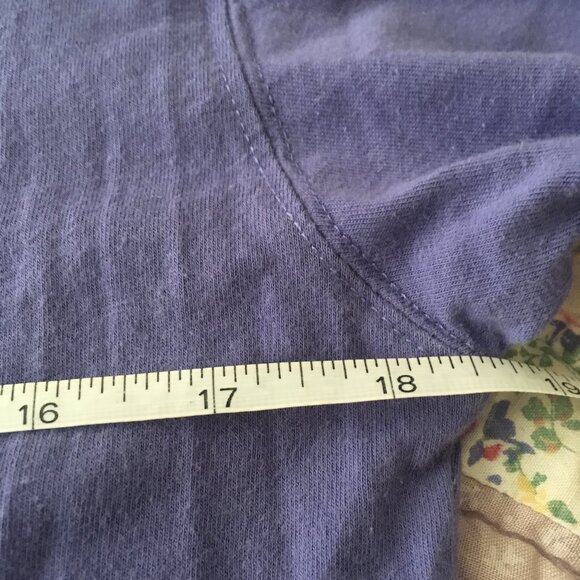 Vintage 100% cotton periwinkle Eddie Bauer t-shirt (Women's size XS - S) - Picture 6 of 8